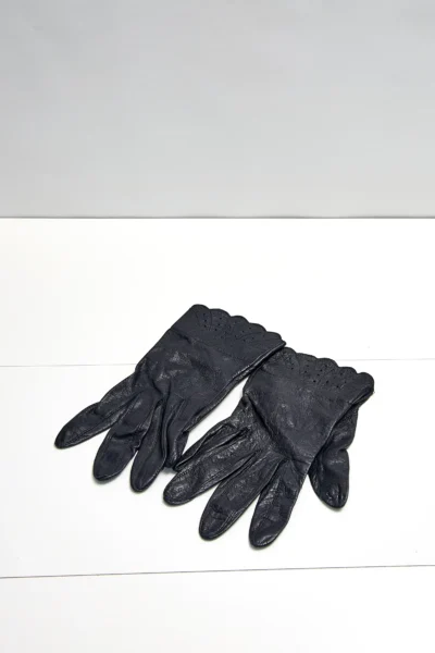 Black Short Leather Gloves