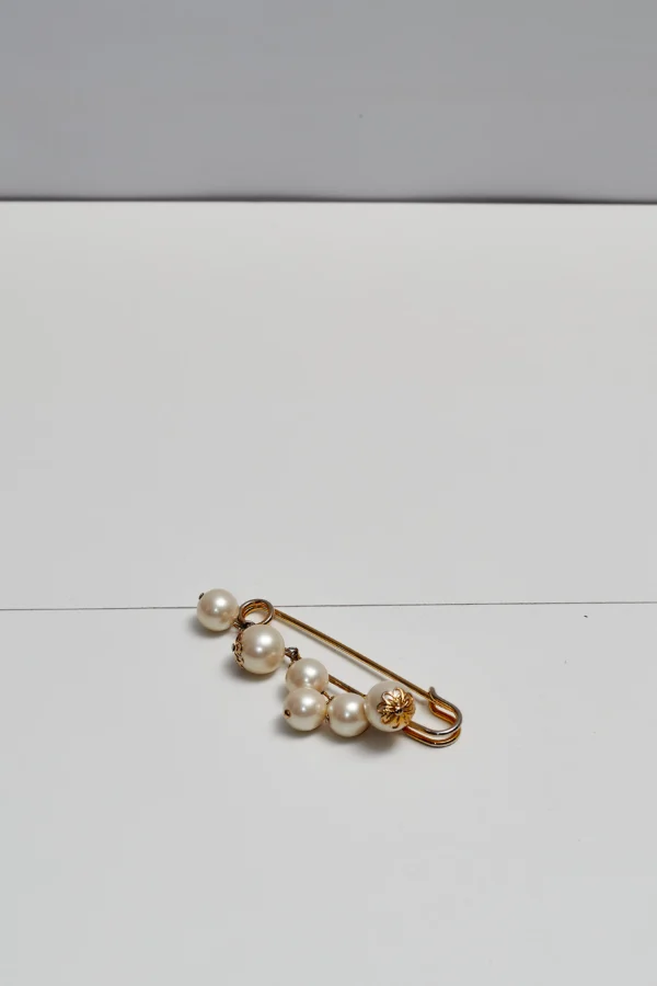 Faux Pearl Brooch - Image 3