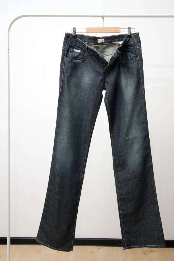 Low Waist Calvin Klein Jeans - Image 3